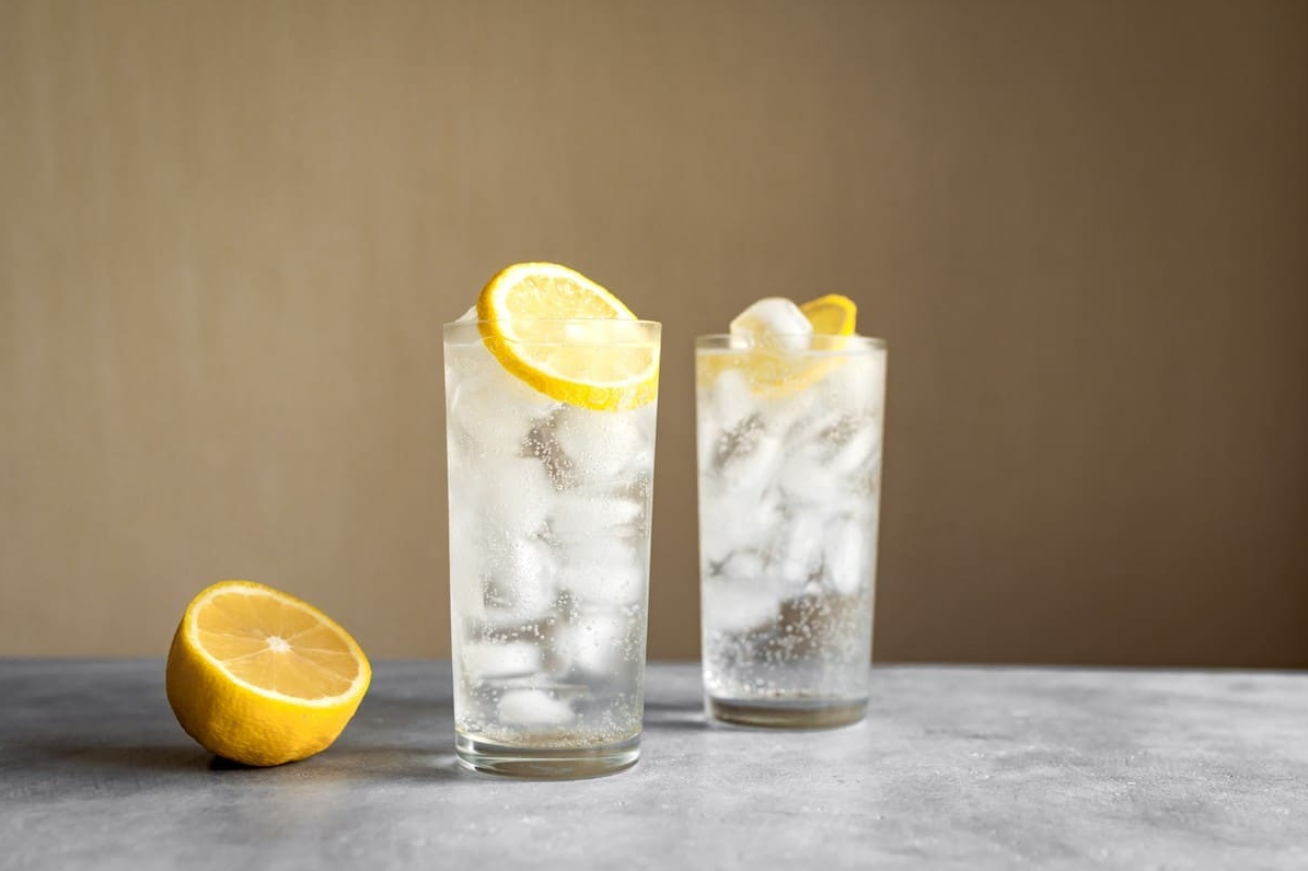 2022-11-17 15_38_08-Refreshing-cocktail-Tom-Collins-with-gin-1.jpg (1200%C3%97800) %E2%80%93 Google Chrome